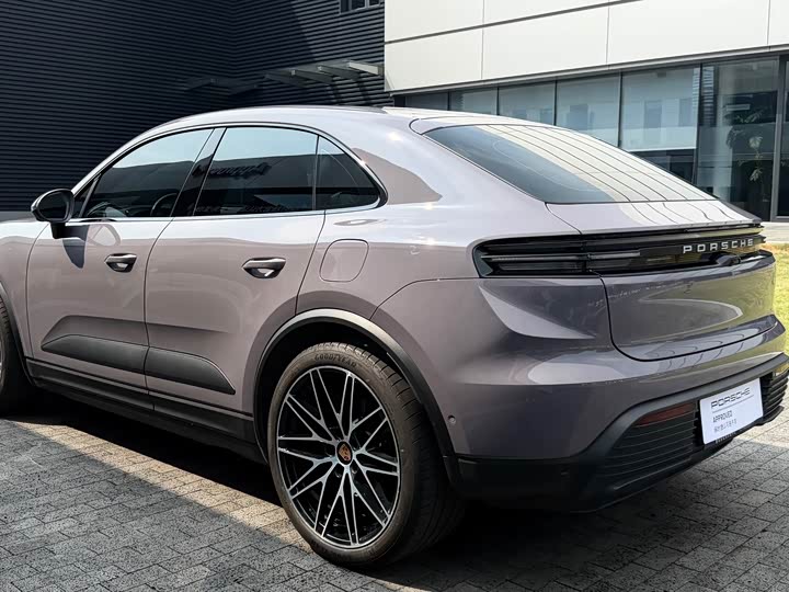 Porsche Macan EV, 2024 — фото 4 из 9
