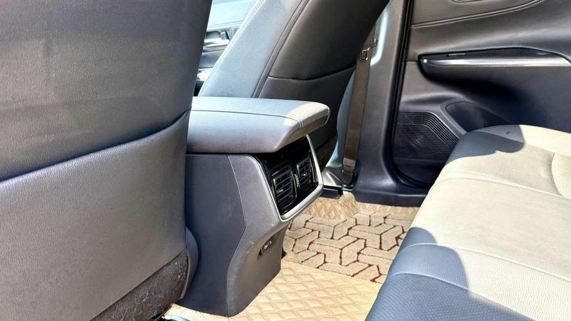 Toyota Venza, 2023 — фото 11 из 12
