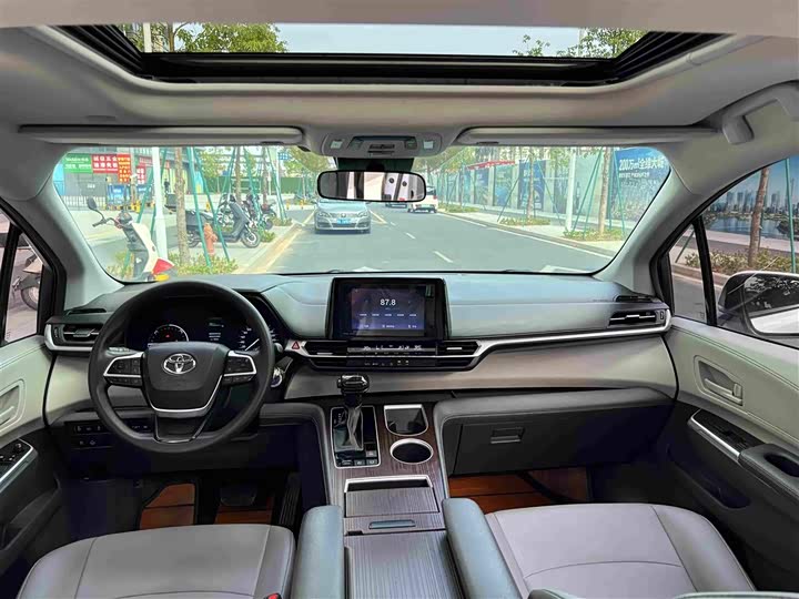 Toyota Granvia, 2023 — фото 9 из 9