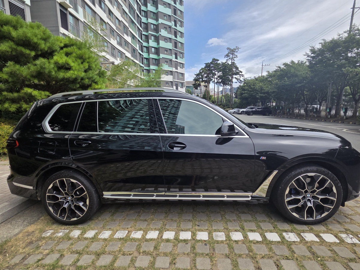 BMW X7, 2023 — фото 4 из 11