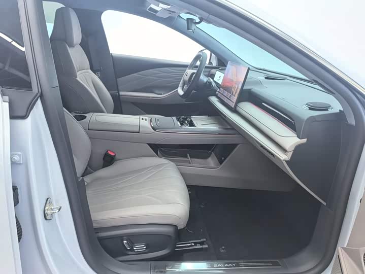 Geely Galaxy Starshine 8 EM-i, 2025 — фото 8 из 9