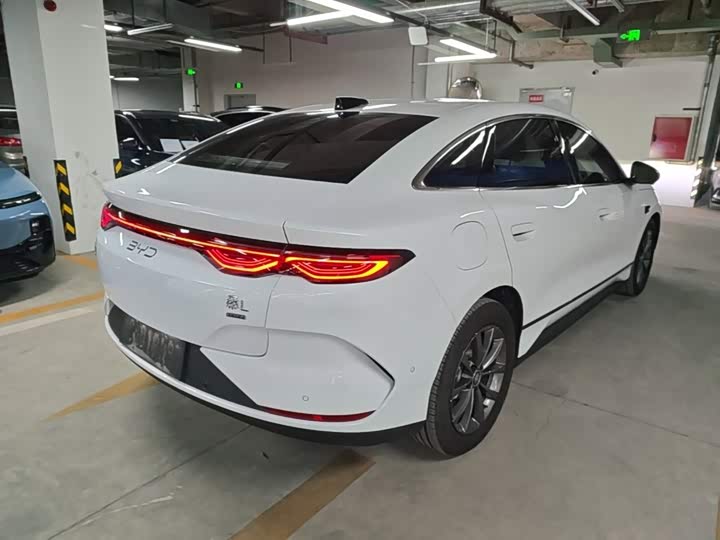 BYD Qin L, 2025 — фото 7 из 9