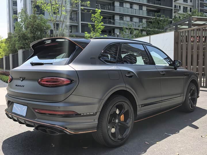 Bentley Bentayga, 2025 — фото 8 из 9