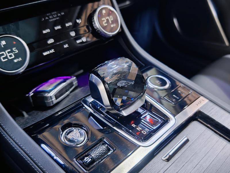 Jaguar XF L, 2023 — фото 10 из 12