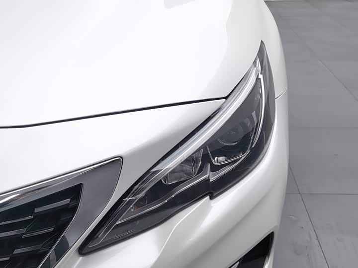 Peugeot 408, 2022 — фото 7 из 9