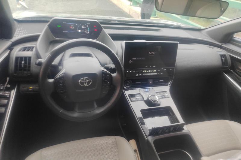 Toyota bZ4X, 2022 — фото 7 из 12