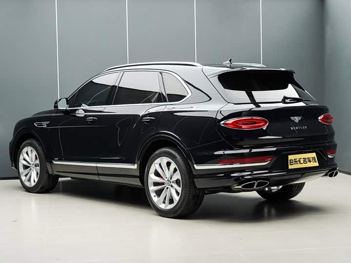 Bentley Bentayga, 2023 — фото 4 из 9