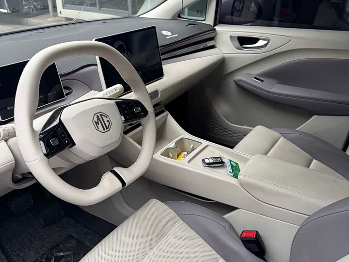 MG Motor 4 EV, 2025 — фото 7 из 9