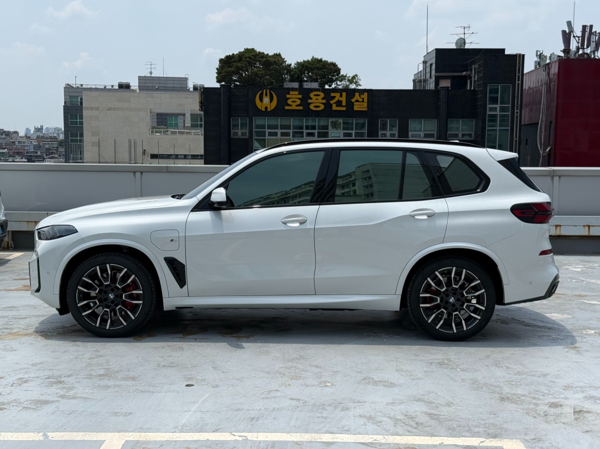 BMW X5, 2025 — фото 8 из 12