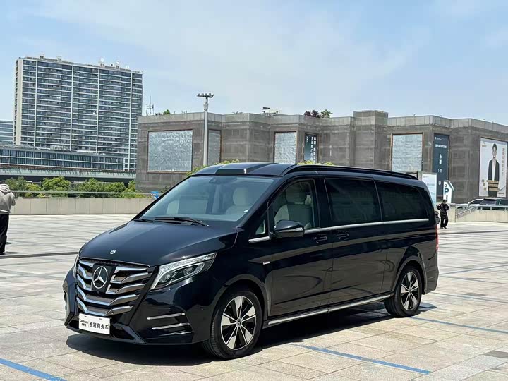 Mercedes-Benz V-Class, 2022 — купить в Москве под ключ