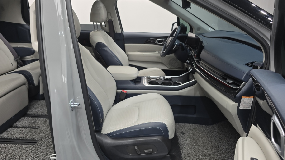 Kia Carnival, 2024 — фото 10 из 12