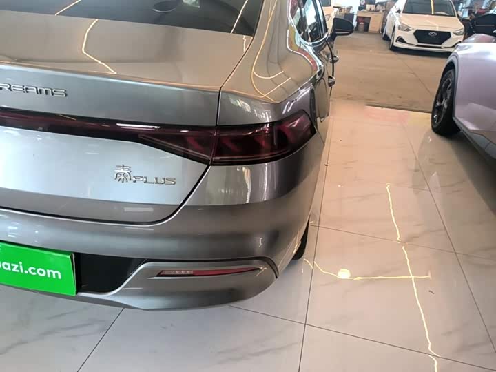 BYD Qin Plus, 2022 — фото 8 из 9