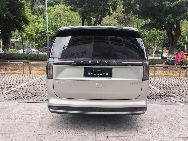 Volvo EM90, 2023 — фото 5 из 12