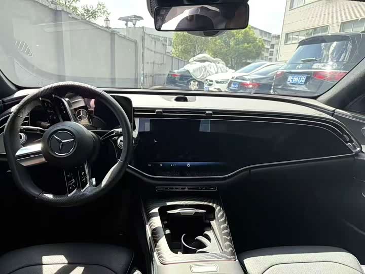 Mercedes-Benz E-Class Hybrid, 2025 — фото 7 из 9