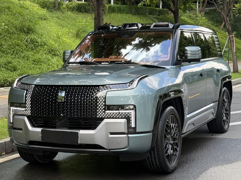 BYD Yangwang U8, 2023 — купить в Курске под ключ