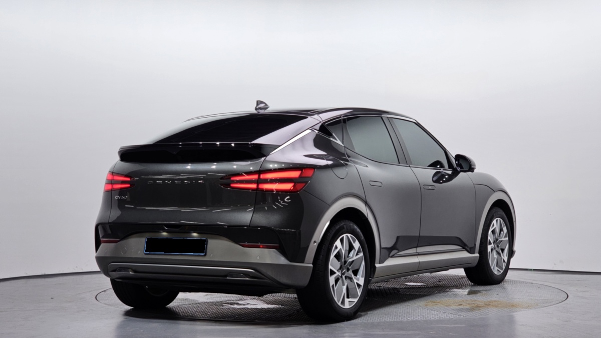 Genesis GV60, 2023 — фото 2 из 12