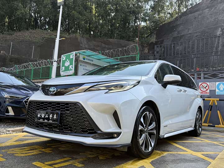 Toyota Granvia, 2023 — купить в Саранске под ключ