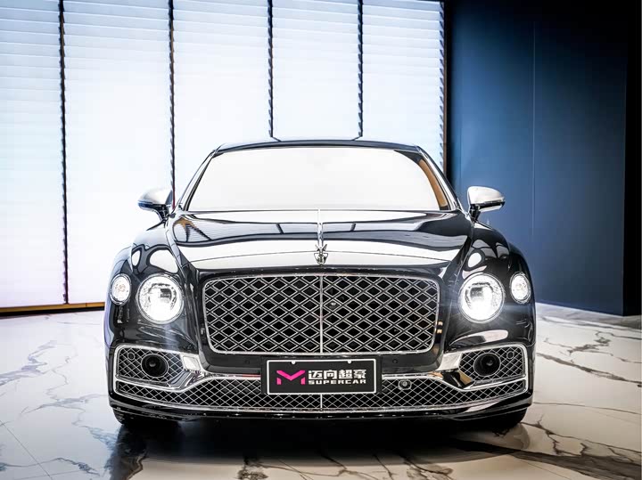 Bentley Flying Spur Hybrid, 2022 — фото 2 из 9