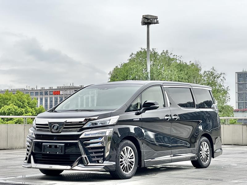 Toyota Vellfire, 2022 — купить в Калуге под ключ