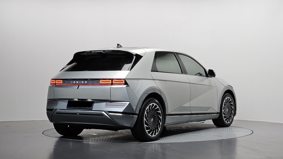 Hyundai Ioniq 5, 2024 — фото 2 из 12