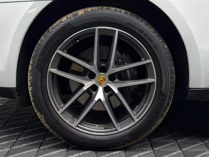 Porsche Macan, 2023 — фото 8 из 9