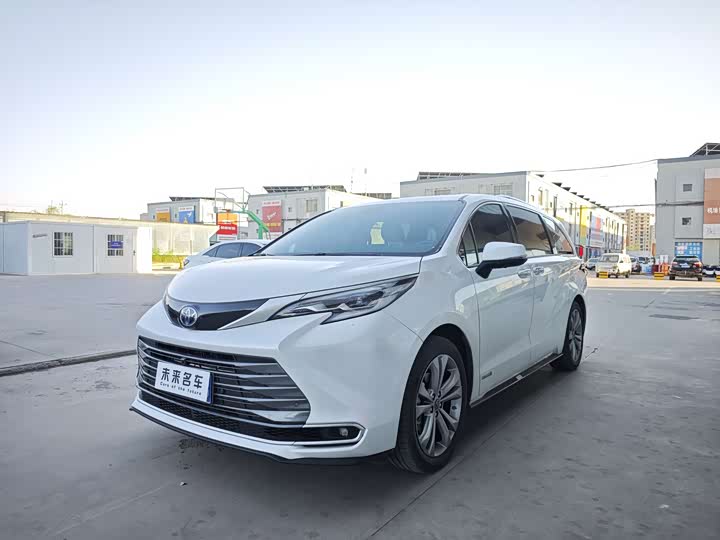 Toyota Sienna, 2023 — купить в Перми под ключ