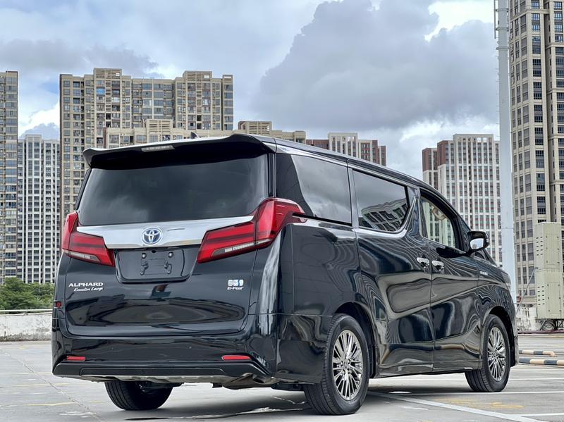 Toyota Alphard, 2022 — фото 6 из 12