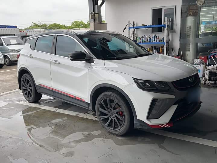 Geely Coolray, 2022 — фото 7 из 9