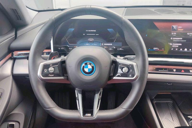 BMW i5, 2025 — фото 7 из 10