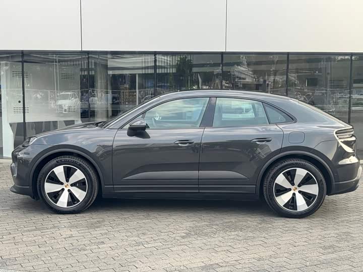 Porsche Macan EV, 2024 — фото 7 из 9
