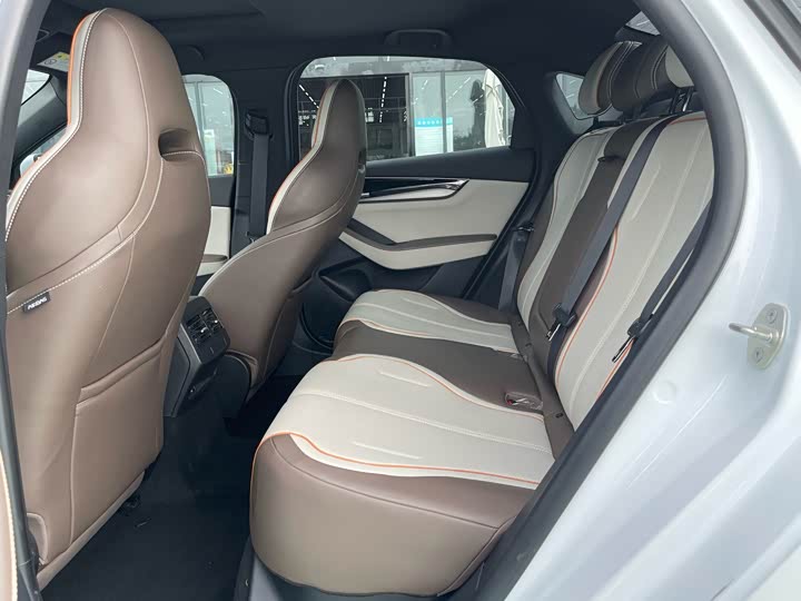 BYD Qin Plus, 2024 — фото 6 из 9