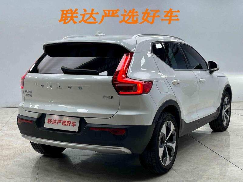 Volvo XC40, 2023 — фото 6 из 12