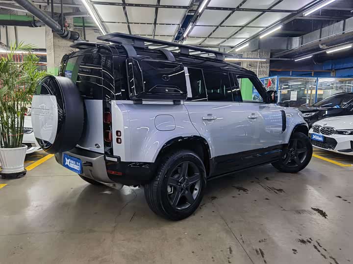 Land Rover Defender, 2023 — фото 4 из 9