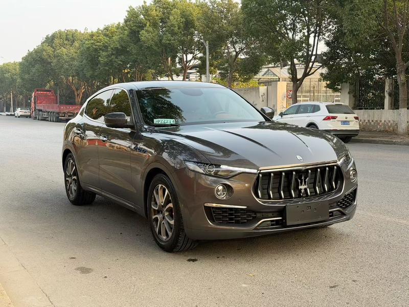 Maserati Levante, 2022 — фото 3 из 10