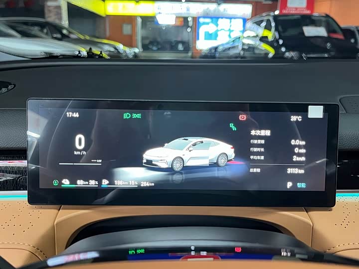 Geely Galaxy Starshine 8 EM-i, 2026 — фото 9 из 9