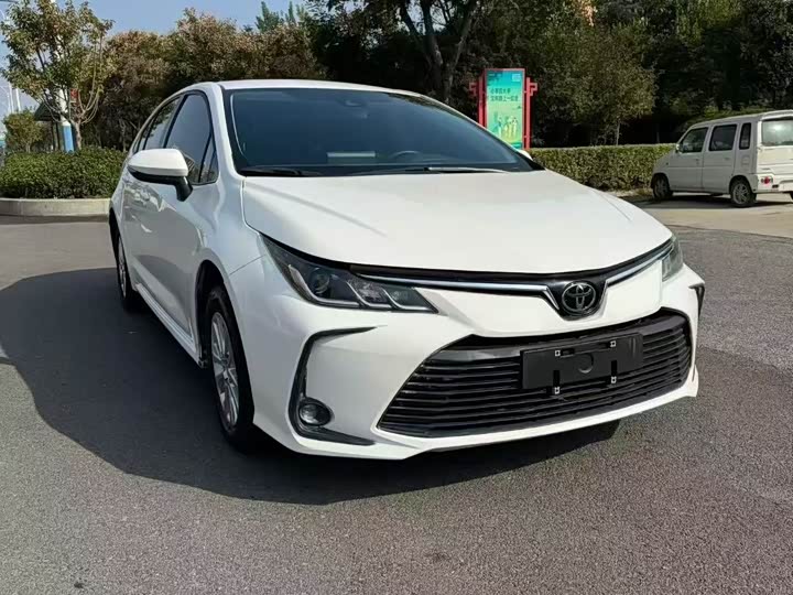 Toyota Corolla, 2022 — фото 2 из 9