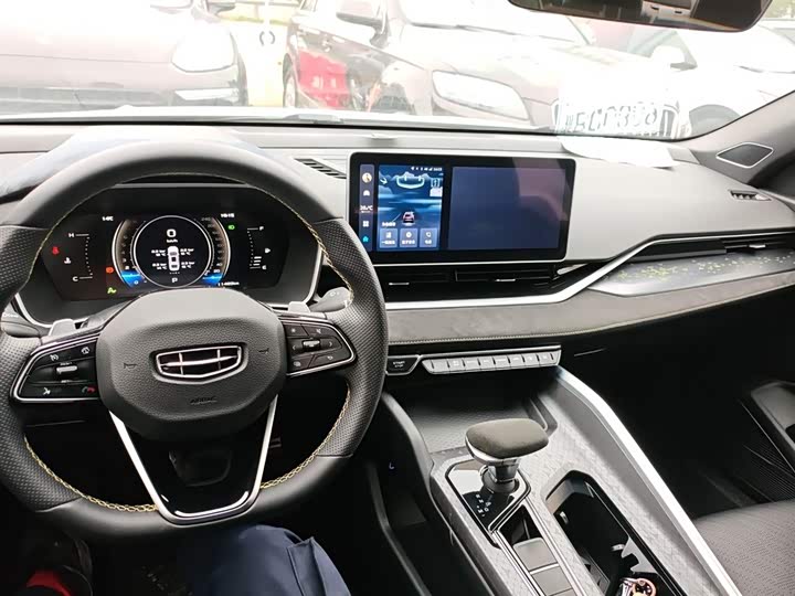 Geely Preface, 2023 — фото 6 из 9