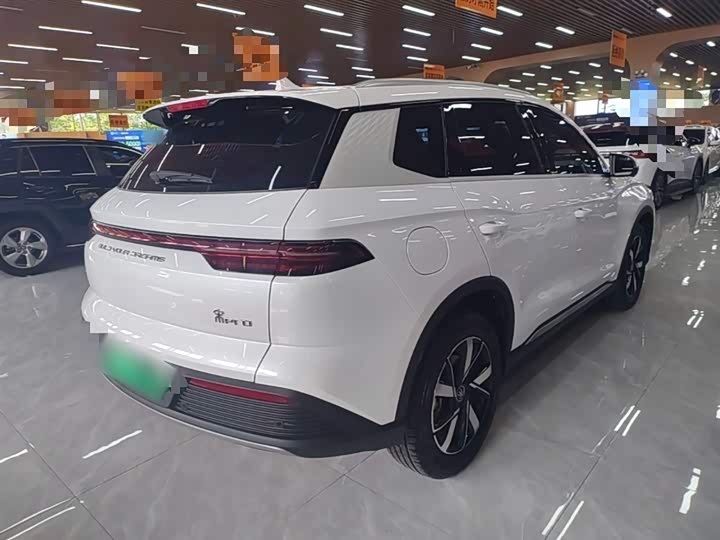 BYD Song Pro Hybrid, 2024 — фото 7 из 9
