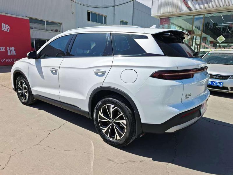 BYD Song Pro Hybrid, 2024 — фото 4 из 10