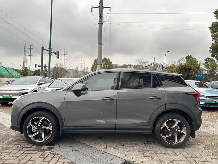 Lynk & Co 06 EM-P Hybrid, 2022 — фото 4 из 9