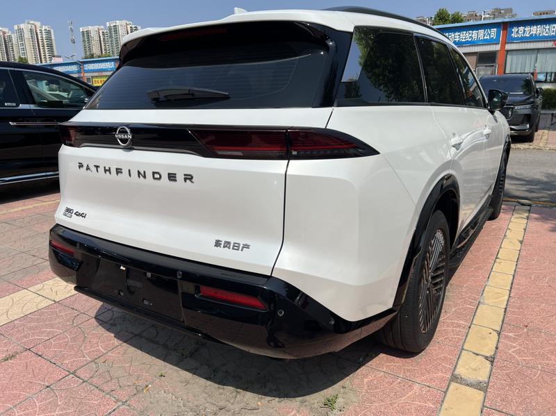 Nissan Pathfinder, 2023 — фото 6 из 11