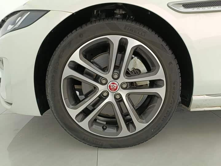 Jaguar XE L, 2024 — фото 6 из 9