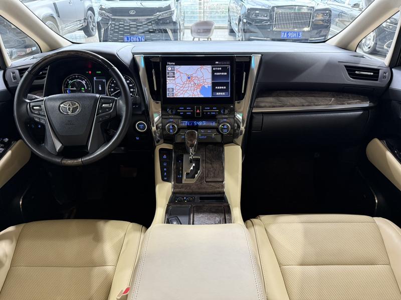 Toyota Vellfire, 2022 — фото 8 из 12