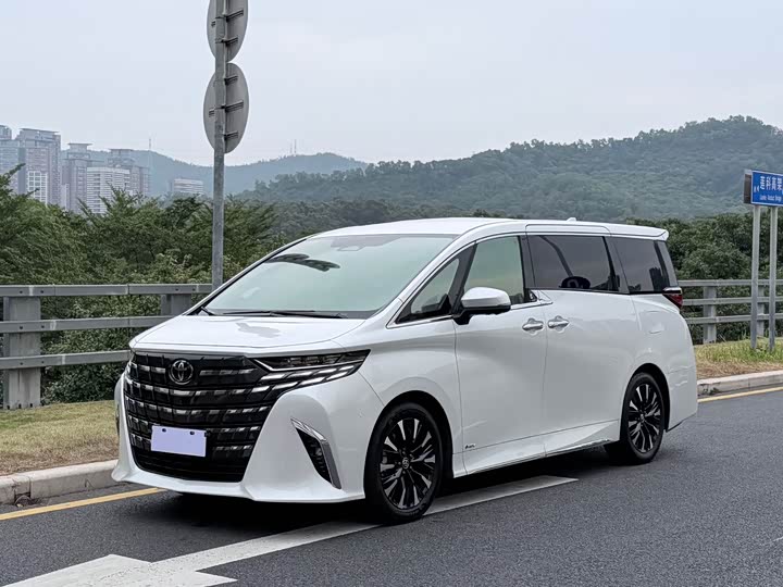 Toyota Alphard, 2023 — купить в Перми под ключ