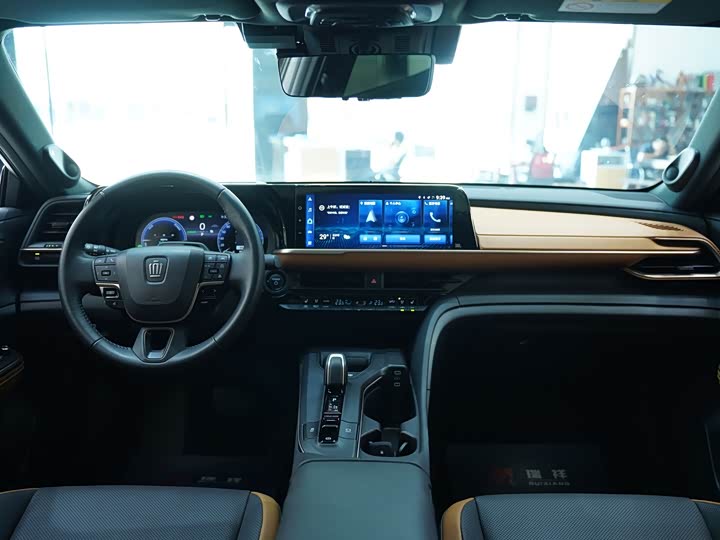 Toyota Crown SportCross, 2023 — фото 6 из 9