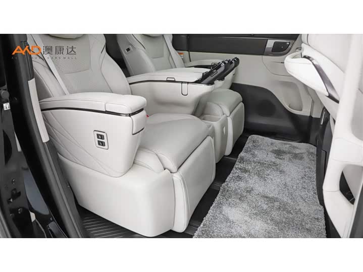 Toyota Alphard, 2024 — фото 8 из 9