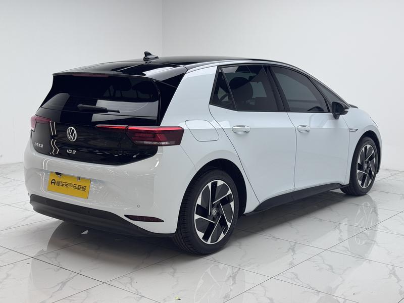 Volkswagen ID.3, 2023 — фото 7 из 12