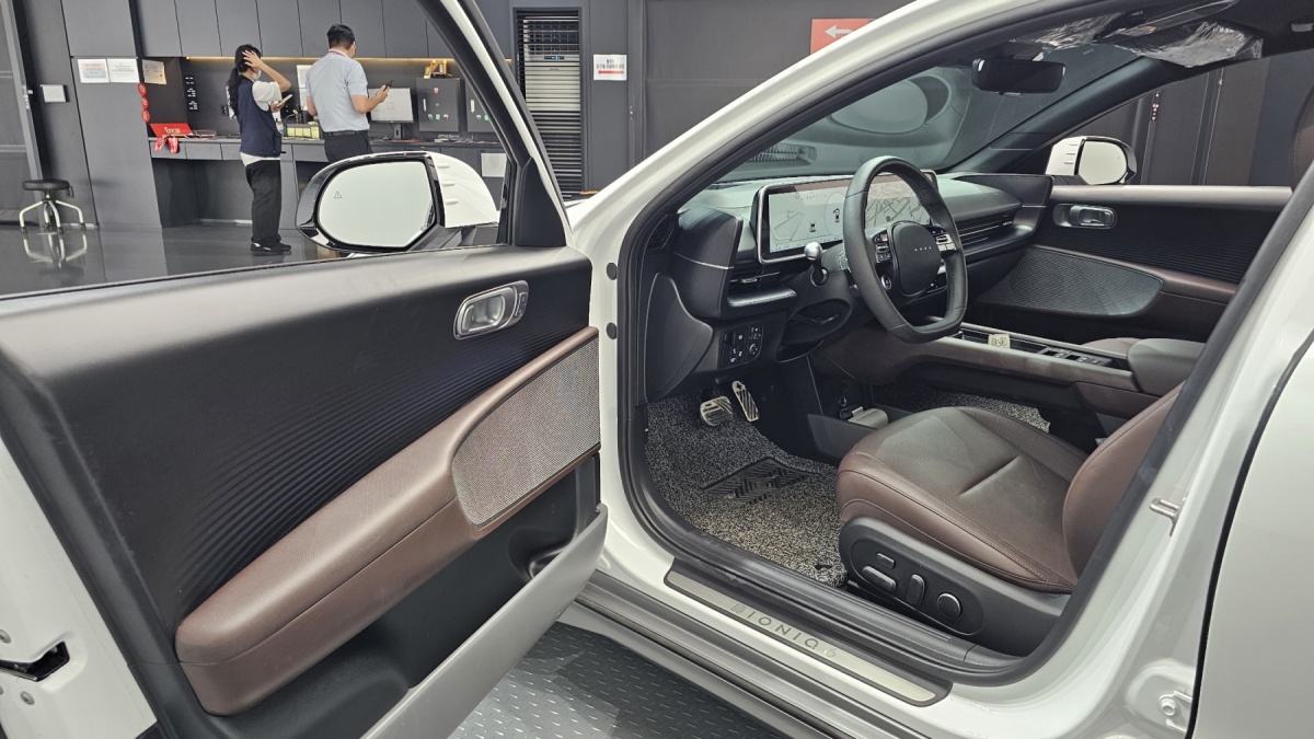Hyundai Ioniq 6, 2022 — фото 10 из 12