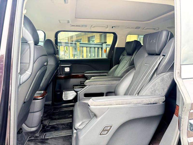 Hongqi HQ9 Hybrid, 2023 — фото 7 из 10
