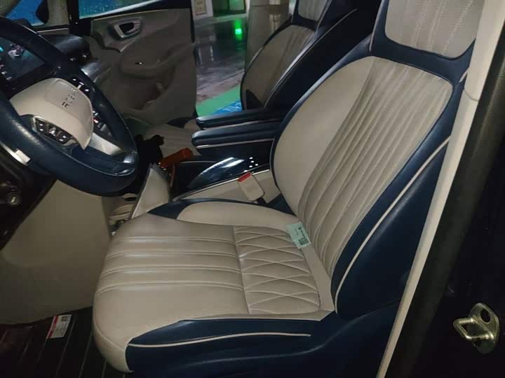 Roewe iMax 8, 2022 — фото 8 из 9